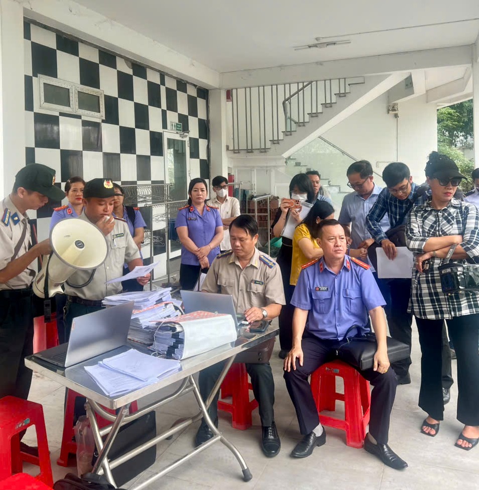  VKSND thành phố Cần Thơ tham gia kiểm sát việc cưỡng chế, kê biên xử lý tài sản để đảm bảo nghĩa vụ thi hành án