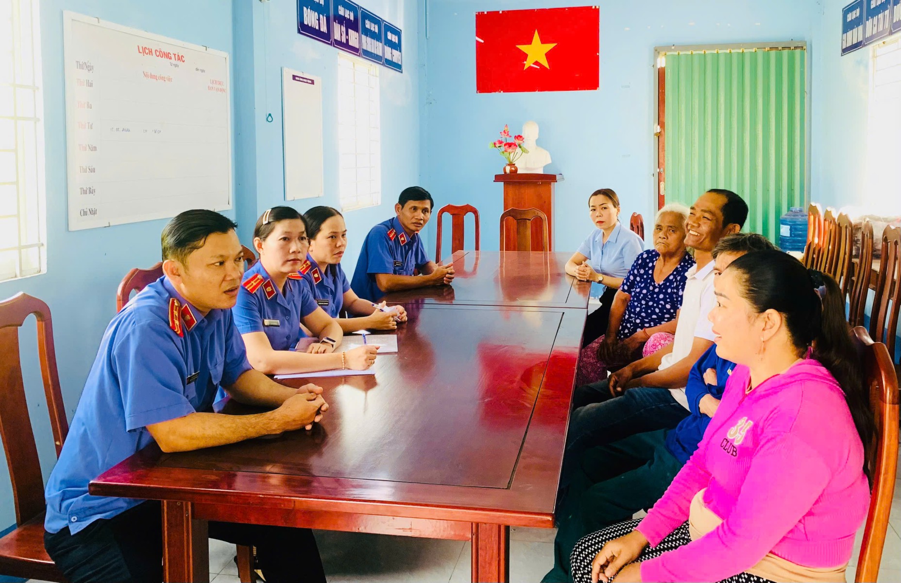 VKSND Khu vực 4 - Cần Thơ:  Tổ chức tiếp xúc, ghi nhận thực tế trường hợp người dân tộc Khmer chưa được đăng ký hộ tịch và căn cước công dân tại xã Cờ Đỏ