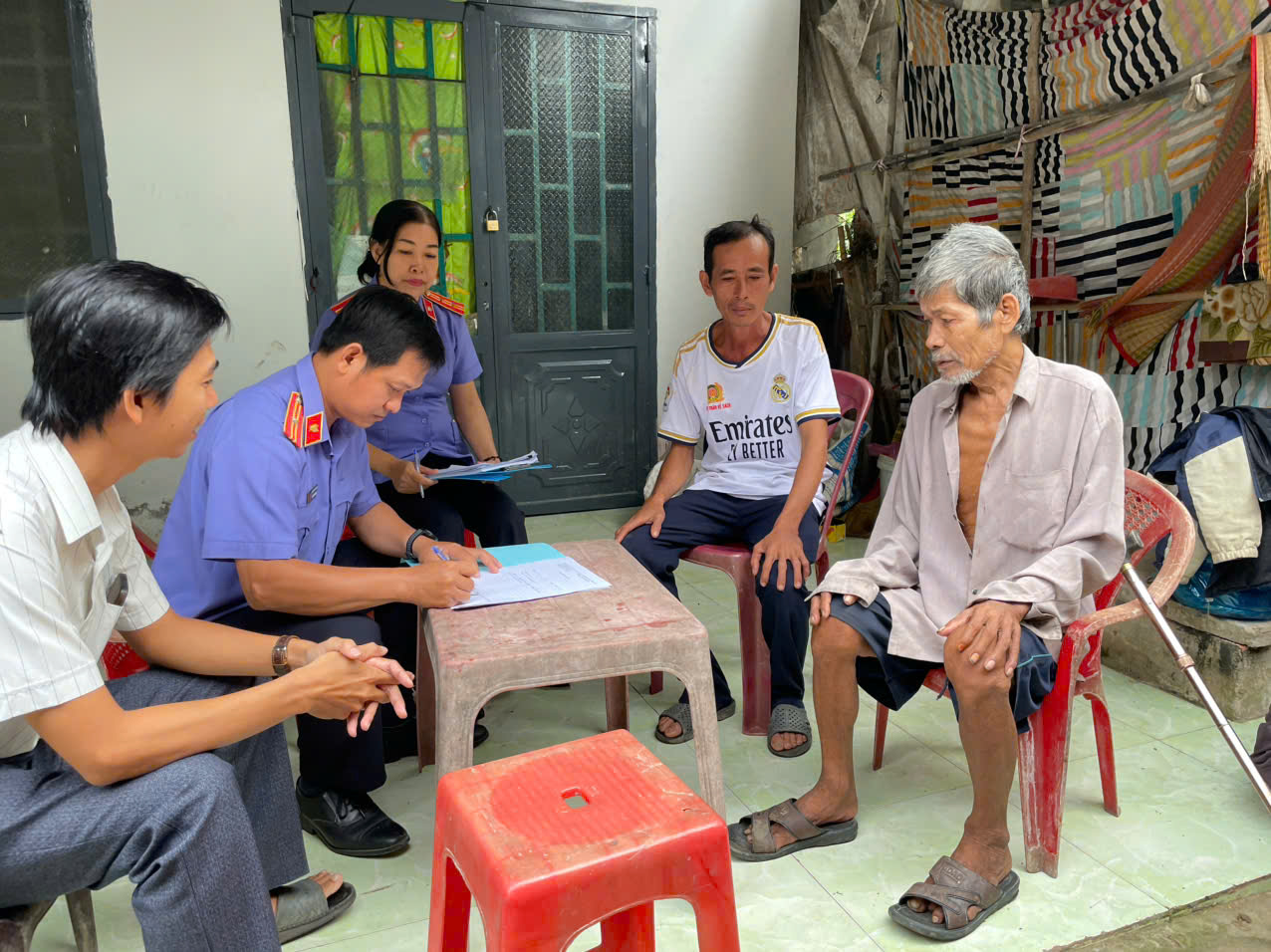 VKSND Khu vực 10 - Cần Thơ xác minh,  thu thập thông tin, tài liệu, chứng cứ các vụ án dân sự công ích