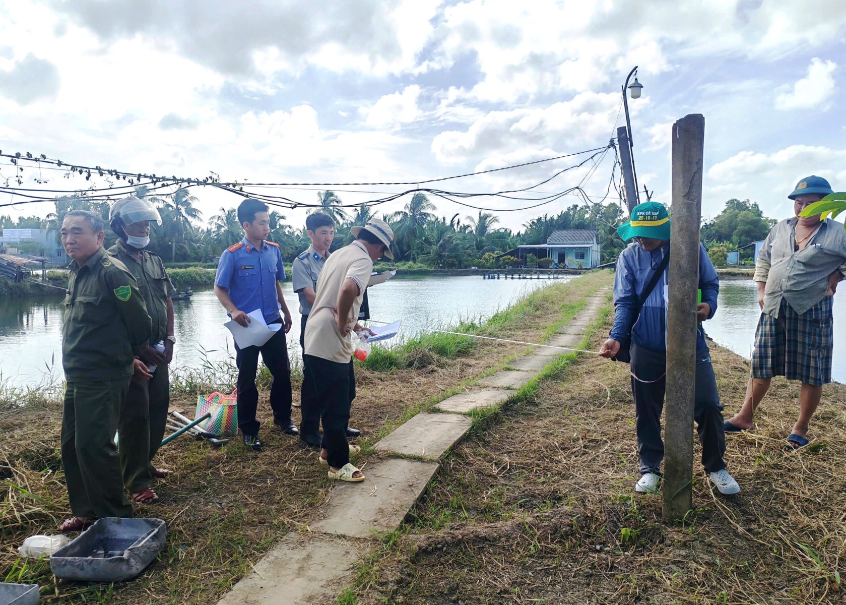 VKSND Khu vực 8 - Cần Thơ kiểm sát việc cưỡng chế giao tài sản là quyền sử dụng đất