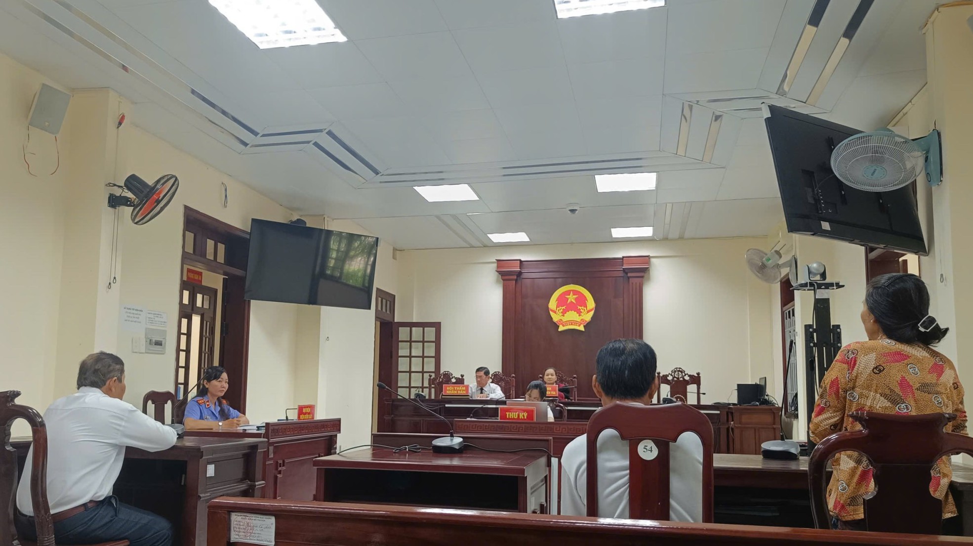  VKSND Khu vực 11 - Cần Thơ tổ chức phiên toà rút kinh nghiệm vụ án dân sự “Tranh chấp hợp đồng chuyển nhượng quyền sử dụng đất”