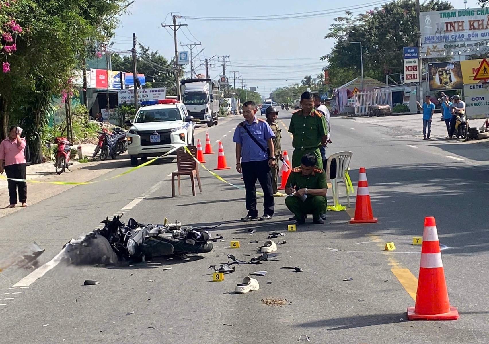 VKSND Khu vực 8 - Cần Thơ kiểm sát khám nghiệm hiện trường vụ án tai nạn giao thông nghiêm trọng