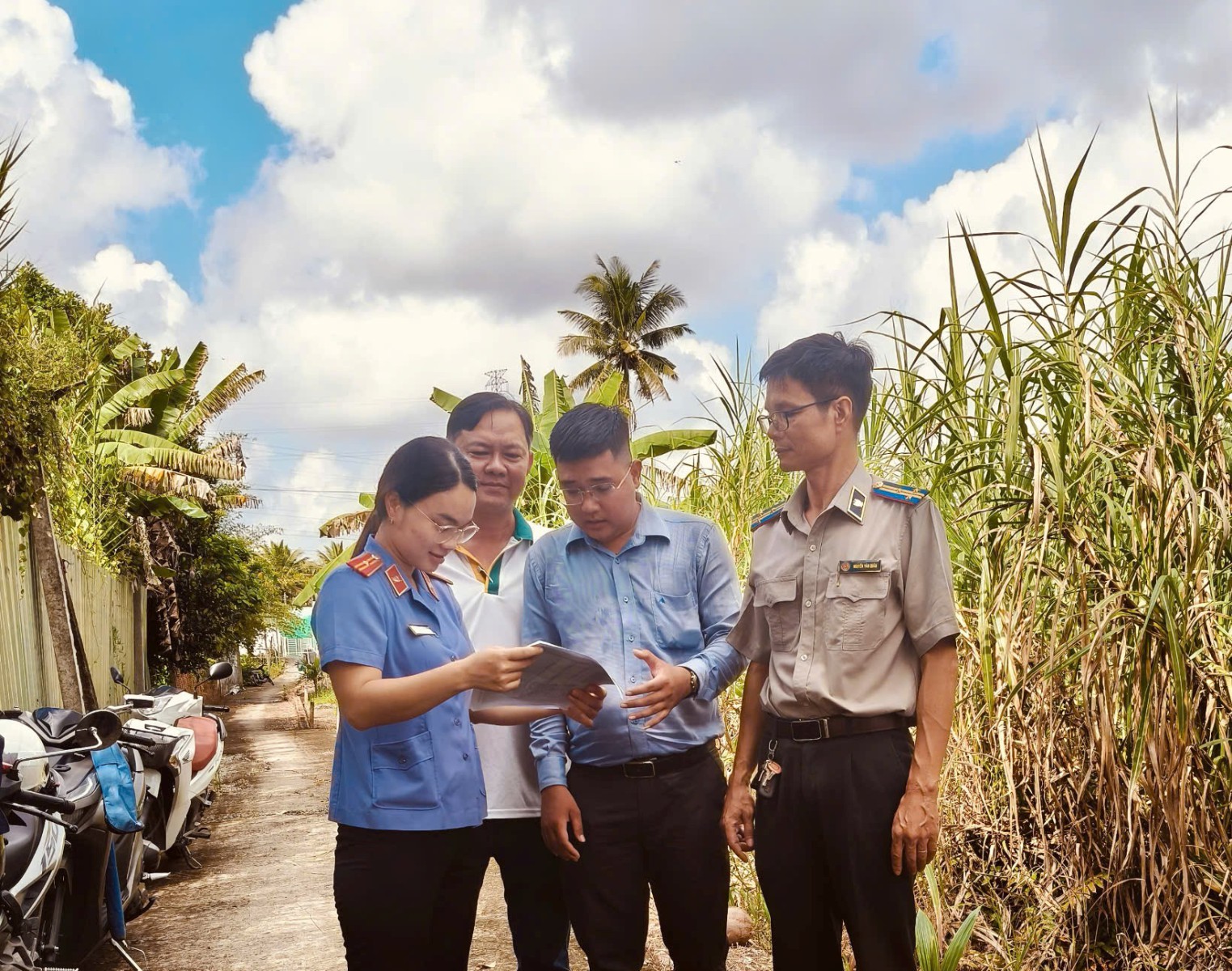 VKSND Khu vực 3 kiểm sát cưỡng chế kê biên quyền sử dụng đất và tài sản gắn liền với đất