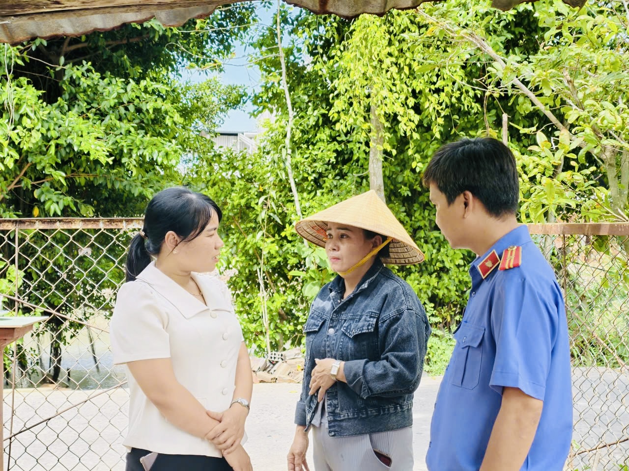 Từ phản ánh qua mã QR: VKSND Khu vực 4 - Cần Thơ kiến nghị cấp giấy khai sinh cho hai trẻ em
