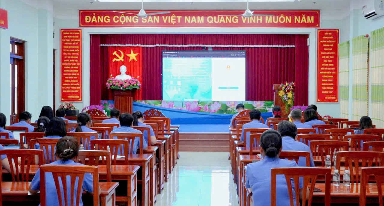 VKSND thành phố Cần Thơ tham dự tập huấn xây dựng hồ sơ kiểm sát điện tử