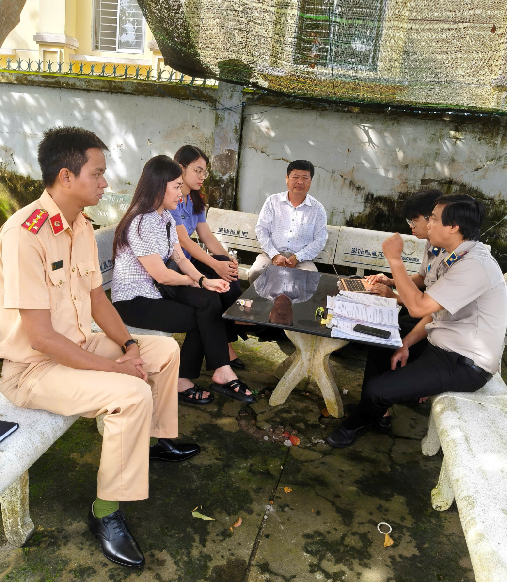 VKSND Khu vực 3 - Cần Thơ tham gia kiểm sát cưỡng chế  kê biên tài sản là xe ô tô