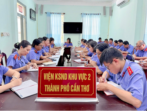 Chi bộ Viện kiểm sát nhân dân khu vực 2 nghiêm túc triển khai các văn bản của Đảng bộ Viện kiểm sát nhân dân thành phố Cần Thơ