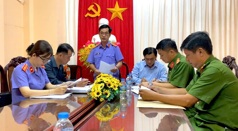 VKSND Khu vực 11 - Cần Thơ: Trực tiếp kiểm sát thi hành án hình sự ngoài cộng đồng tại 03 UBND cấp xã trên địa bàn