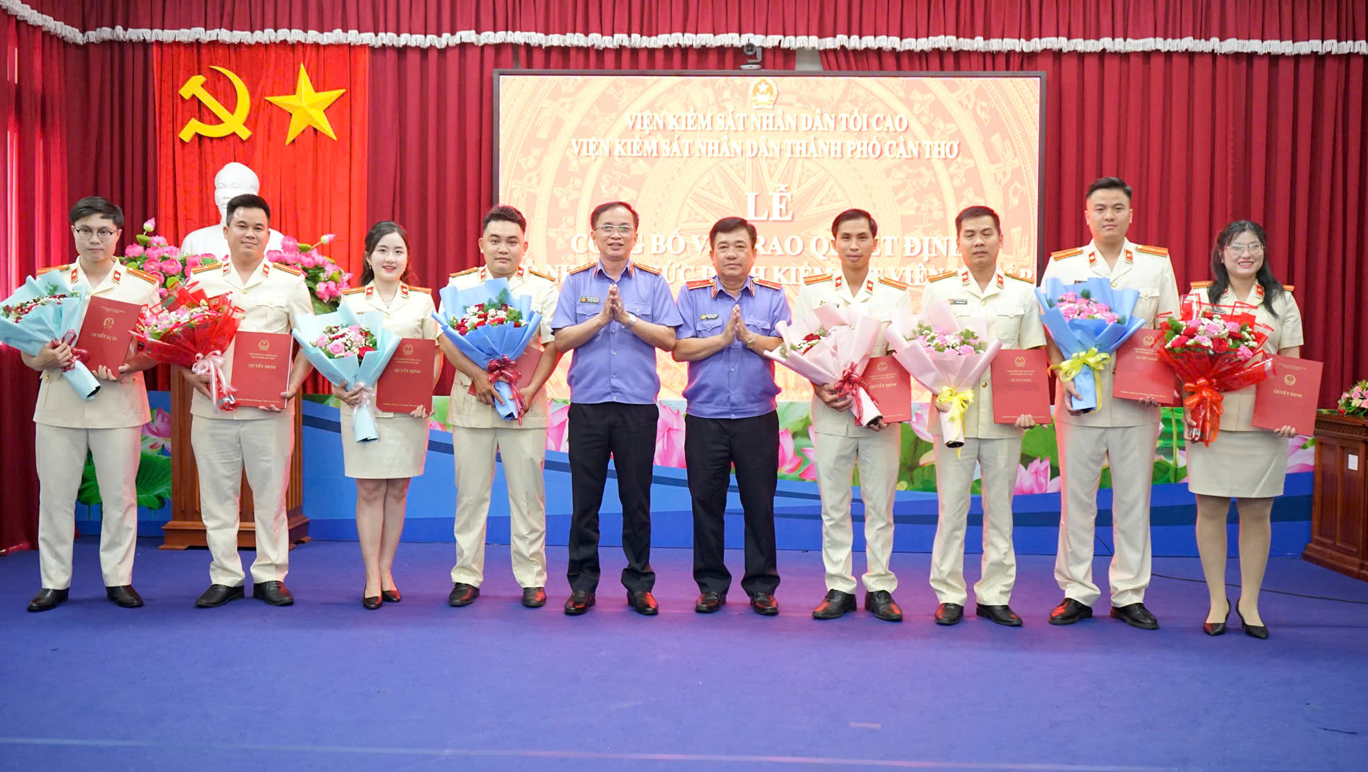 Viện kiểm sát nhân dân thành phố Cần Thơ tổ chức Lễ công bố và trao Quyết định bổ nhiệm chức danh Kiểm sát viên sơ cấp