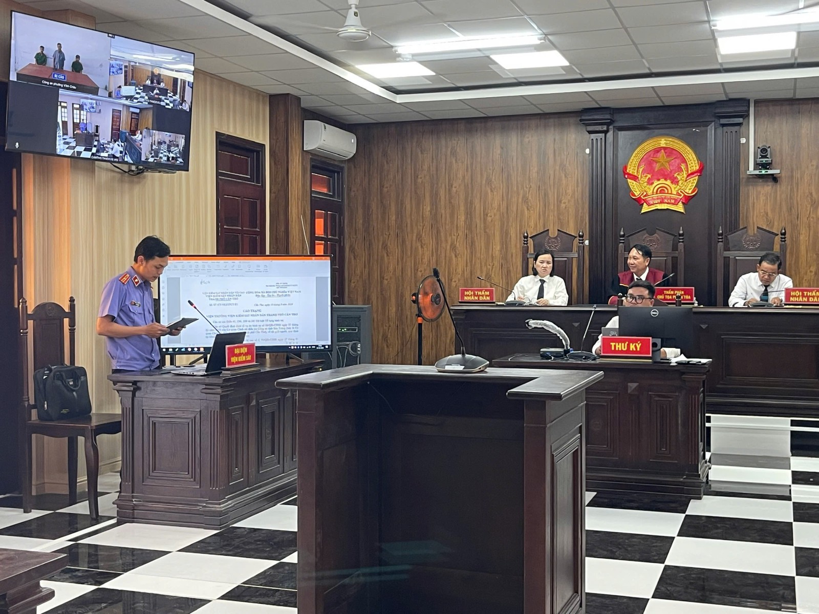 VKSND Khu vực 8 - Cần Thơ phối hợp xét xử trực tuyến vụ án “Giết người” -tuyên truyền pháp luật về sử dụng điện an toàn