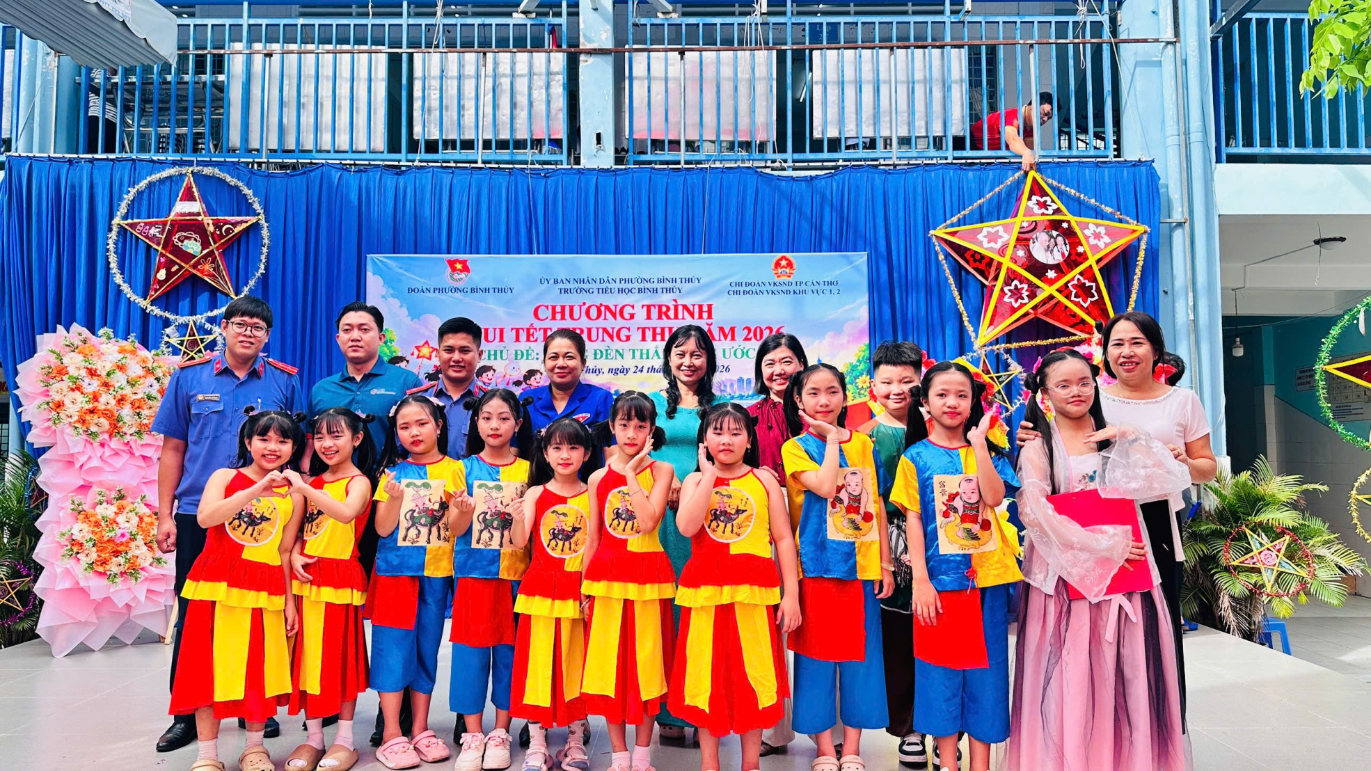 Tuổi trẻ ngành Kiểm sát Cần Thơ, trao yêu thương mang Trung thu ấm áp đến học sinh Trường Tiểu học Bình Thủy