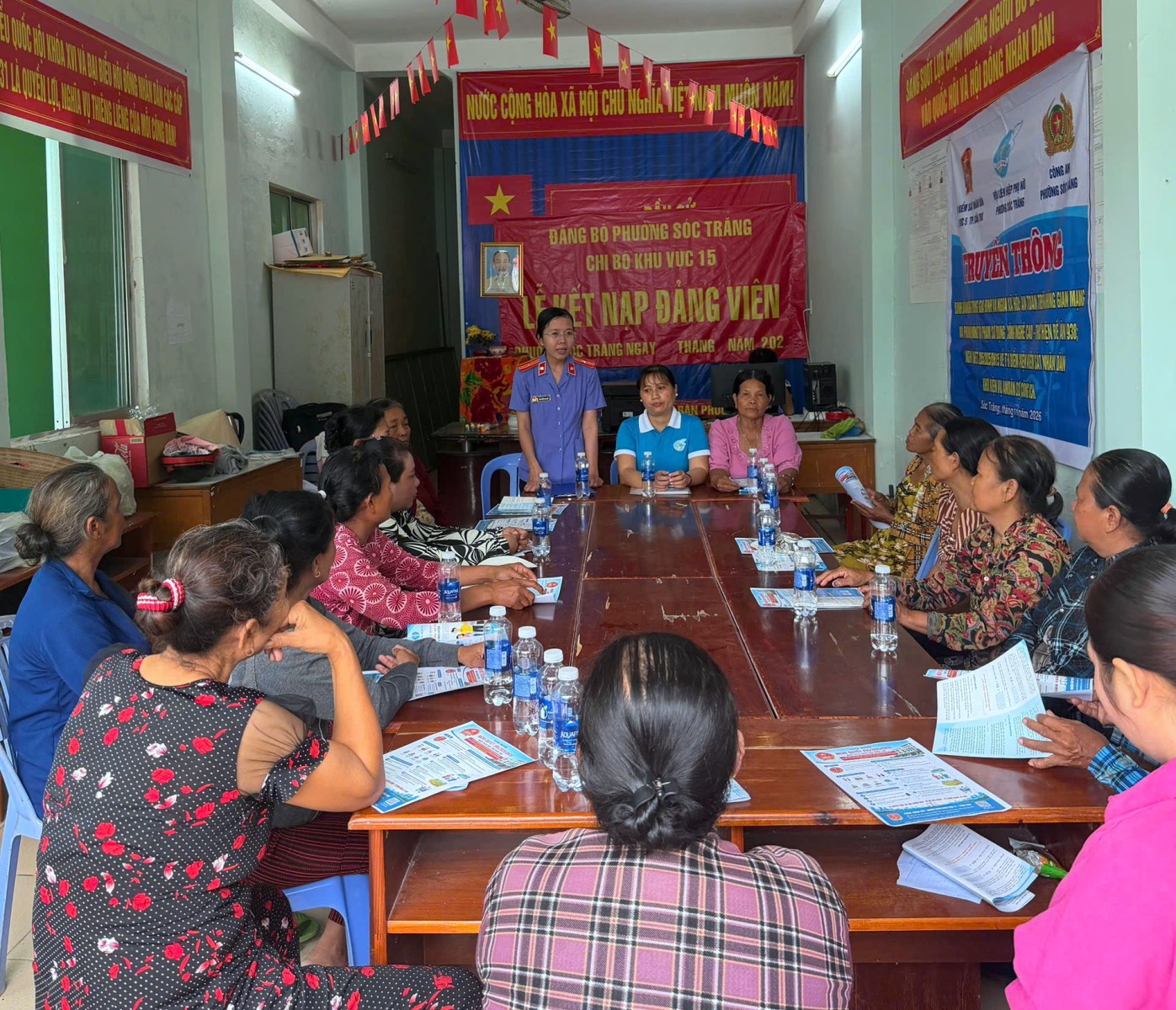 VKSND Khu vực 5 - Cần Thơ phối hợp tuyên truyền Nghị quyết số 205/2025/QH15 tại địa bàn có đông đồng bào Khmer
