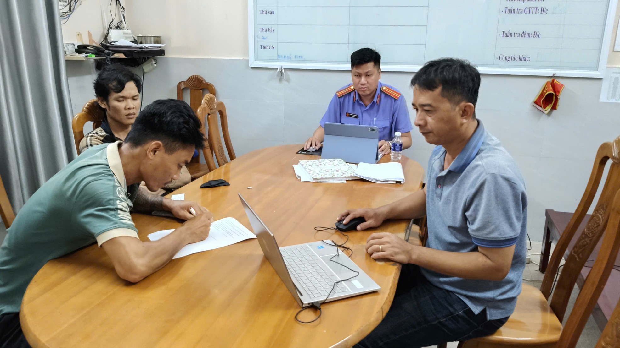 VKSND Khu vực 2 – Cần Thơ phê chuẩn bắt khẩn cấp đối tượng mua bán trái phép chất ma túy