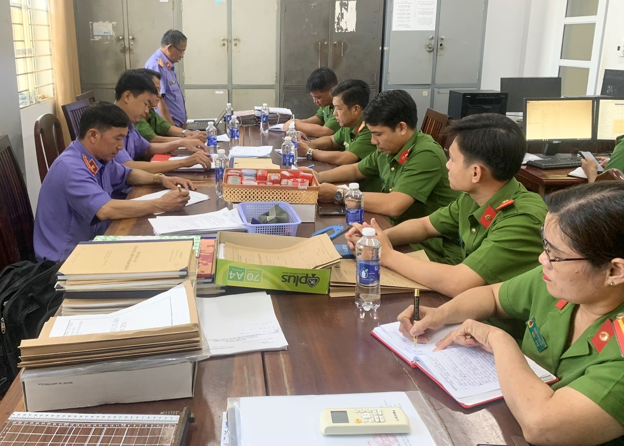 VKSND Khu vực 8 - Cần Thơ trực tiếp kiểm sát công tác tạm giữ, tạm giam và thi hành án phạt tù quý III năm 2026 tại Phân trại tạm giam Vĩnh Châu 