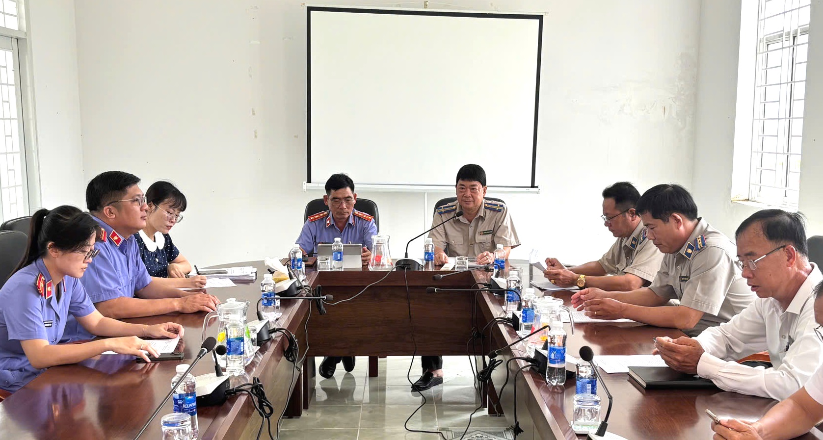 VKSND Khu vực 13 - Cần Thơ trực tiếp kiểm sát công tác thi hành án dân sự, góp phần nâng cao hiệu quả quản lý vật chứng