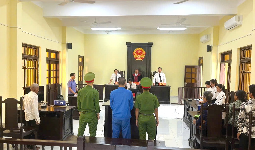 Kiểm sát viên VKSND Khu vực 9 - Cần Thơ kiểm sát xét xử sơ thẩm vụ án giết người 