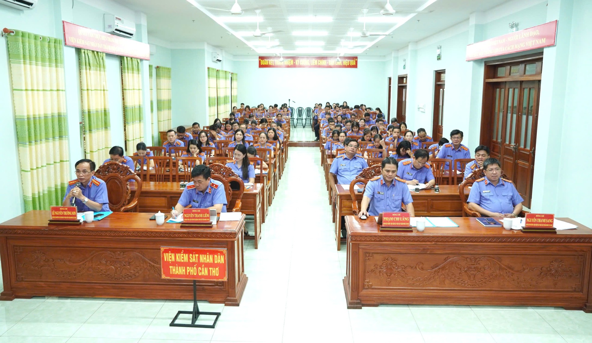 Viện kiểm sát nhân dân thành phố Cần Thơ tổ chức giao ban công tác Quý 4 năm 2025