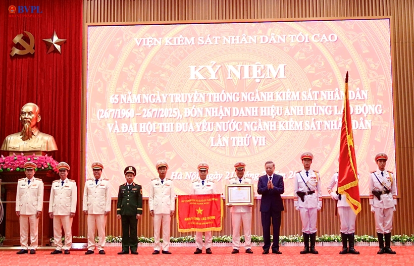 Tổng Bí thư Tô Lâm trao tặng danh hiệu Anh hùng Lao động cho Viện kiểm sát nhân dân tối cao
