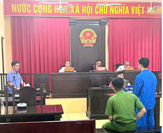 VKSND Khu vực 11 thành phố Cần Thơ thực hành quyền công tố, kiểm sát xét xử sơ thẩm vụ án hình sự về Tội cướp giật tài sản