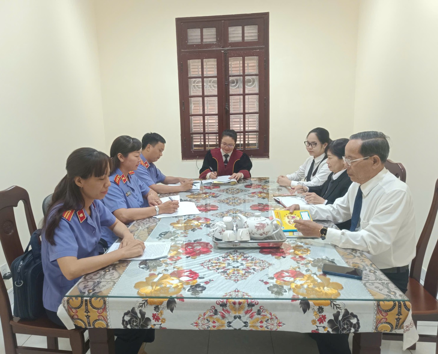 VKSND Khu vực 11 - Cần Thơ phối hợp với TAND cùng khu vực tổ chức phiên toà rút kinh nghiệm vụ án tranh chấp quyền sử dụng đất