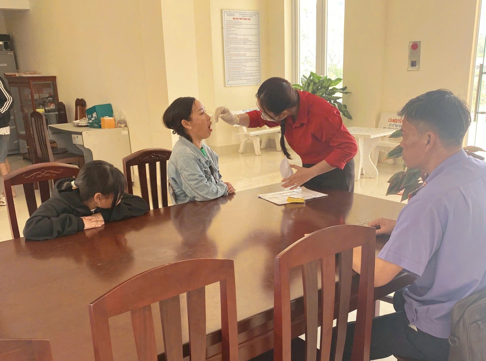 VKSND Khu vực 12 - Cần Thơ đẩy mạnh tố tụng công ích, tăng cường bảo vệ quyền nhân thân cho trẻ em
