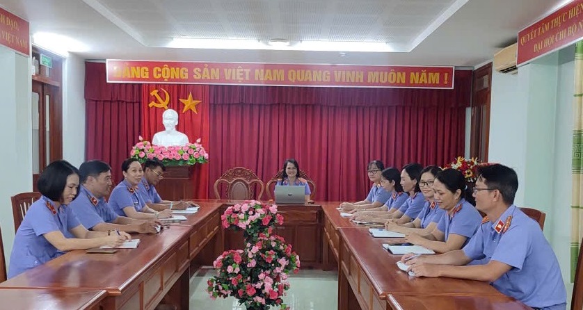 Chi bộ 4, Đảng bộ VKSND thành phố Cần Thơ đẩy mạnh học tập, thực hành tư tưởng, đạo đức, phương pháp, phong cách Hồ Chí Minh về tinh thần đoàn kết