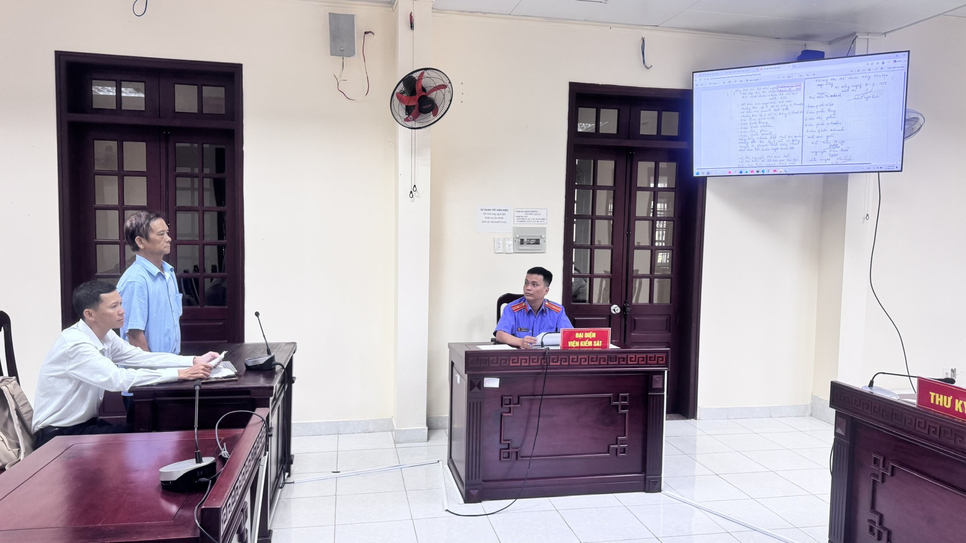 VKSND Khu vực 11 - Cần Thơ ứng dụng số hóa hồ sơ, trình chiếu tài liệu, chứng cứ tại phiên tòa dân sự