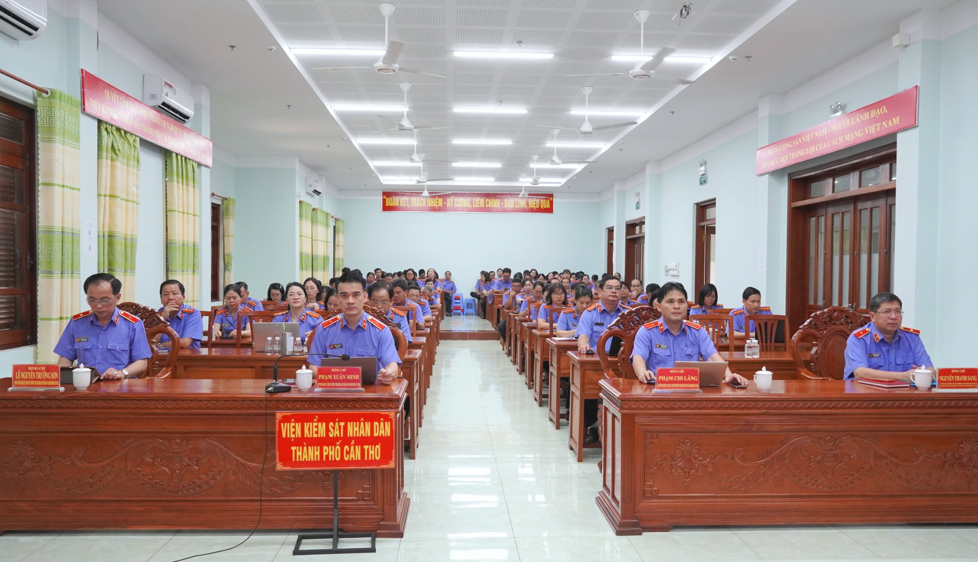 Đảng bộ VKSND thành phố Cần Thơ tham dự Hội nghị toàn quốc nghiên cứu, học tập, quán triệt và triển khai thực hiện một số Nghị quyết, Chỉ thị của Bộ Chính trị