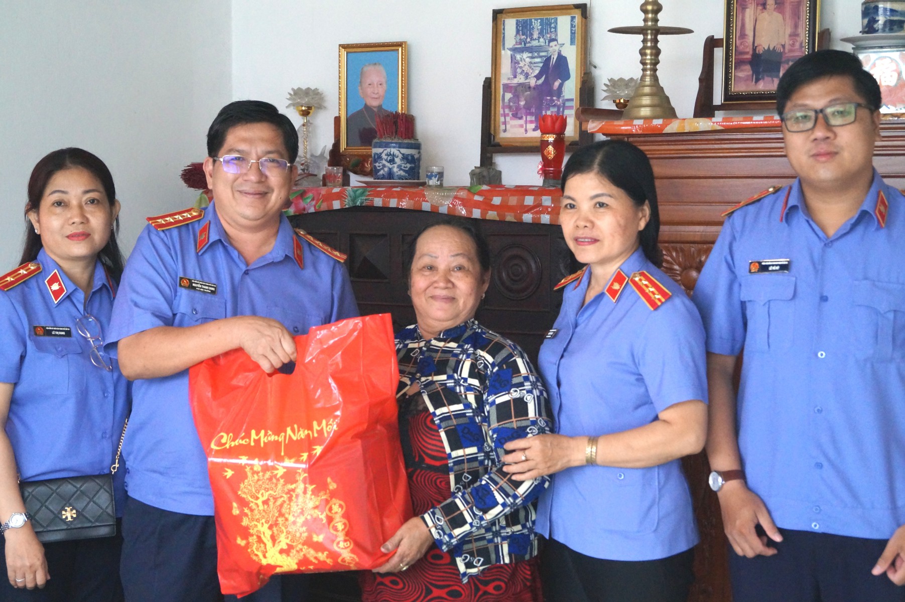 VKSND TP Cần Thơ:  Thăm, tặng quà gia đình chính sách nhân Ngày Thương binh - Liệt sĩ