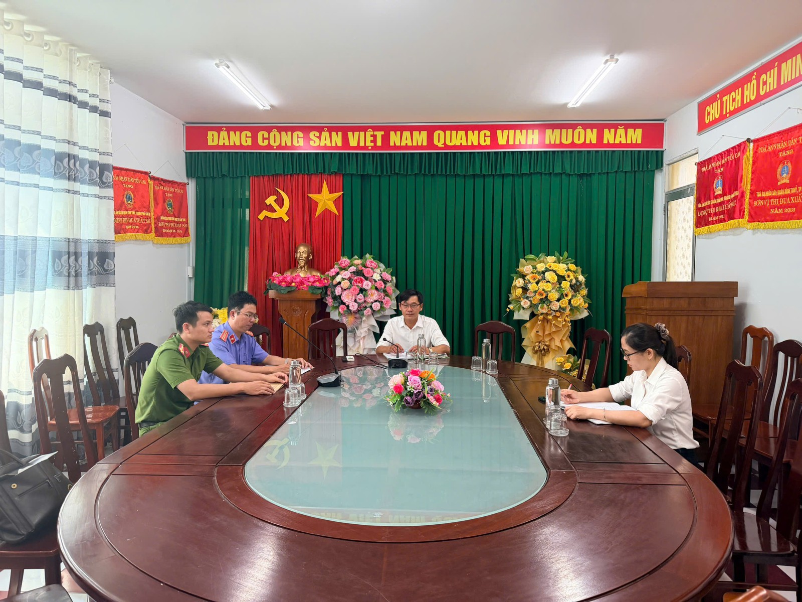 VKSND Khu vực 2 - Cần Thơ phối hợp tổ chức họp trực tuyến xem xét, áp dụng biện pháp xử lý hành chính đưa người nghiện vào cơ sở cai nghiện bắt buộc