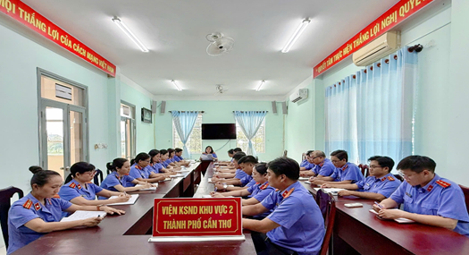 Chi bộ VKSND Khu vực 2 tổ chức quán triệt, triển khai thông báo nhanh kết quả Hội nghị lần thứ 12 Ban Chấp hành Trung ương Đảng khoá XIII