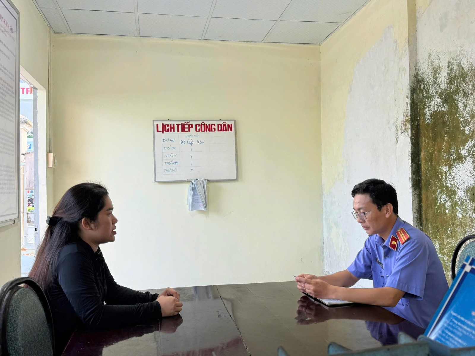 Viện kiểm sát nhân dân Khu vực 5 - Cần Thơ tiếp nhận người phạm tội ra đầu thú