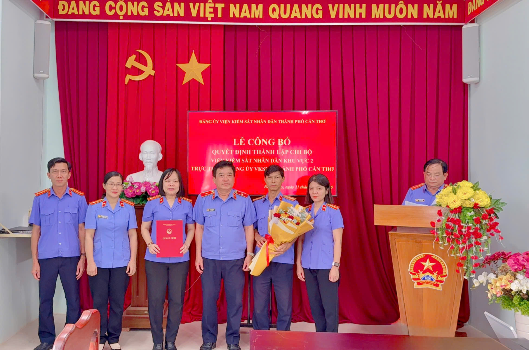 Lễ công bố Quyết định thành lập Chi bộ VKSND khu vực 2 - Cần Thơ