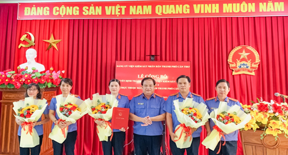 Công bố quyết định thành lập Chi bộ VKSND Khu vực 4 - Cần Thơ