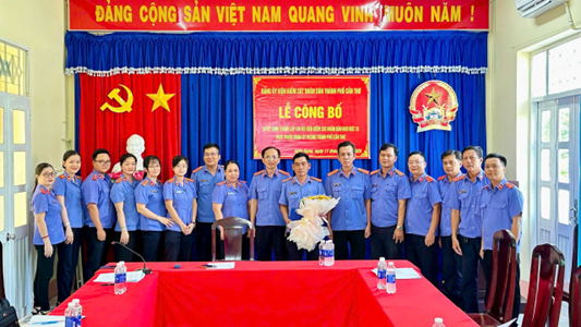 Lễ công bố và trao Quyết định thành lập Chi bộ VKSND  Khu vực 13 - Cần Thơ