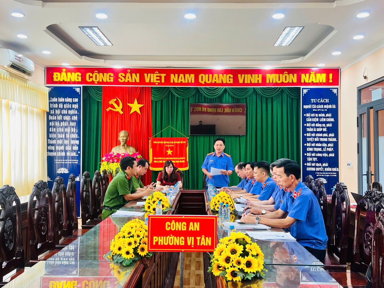 Trực tiếp kiểm sát công tác thi hành án hình sự tại cộng đồng đối với Ủy ban nhân dân phường Vị Tân, thành phố Cần Thơ