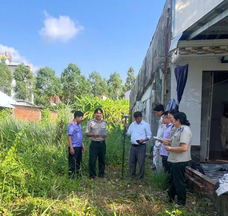 VKSND Khu vực 12 - Cần Thơ: tăng cường kiểm sát chặt chẽ hoạt động cưỡng chế thi hành án, khẳng định vai trò bảo vệ pháp luật 	