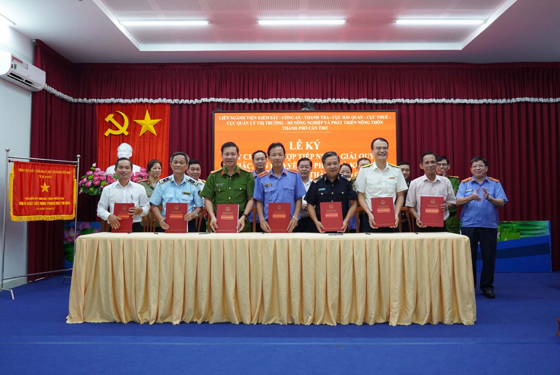 VKSND TP Cần Thơ chủ trì Lễ ký kết Quy chế phối hợp liên ngành về tiếp nhận, giải quyết tố giác, tin báo về tội phạm, kiến nghị khởi tố 