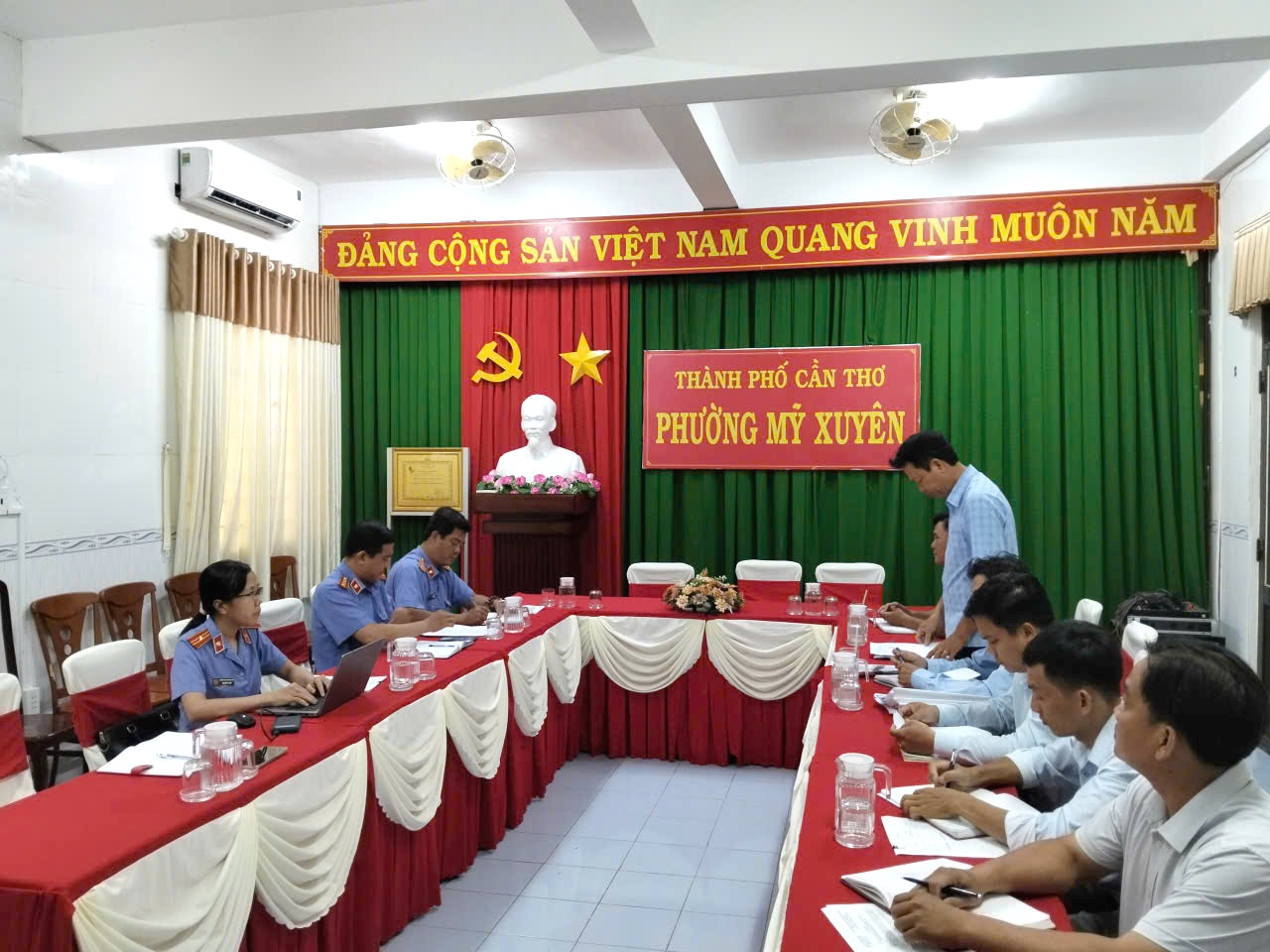 Đưa Nghị quyết 205 vào cuộc sống: VKSND Khu vực 5 - Cần Thơ phối hợp chính quyền khắc phục vi phạm môi trường