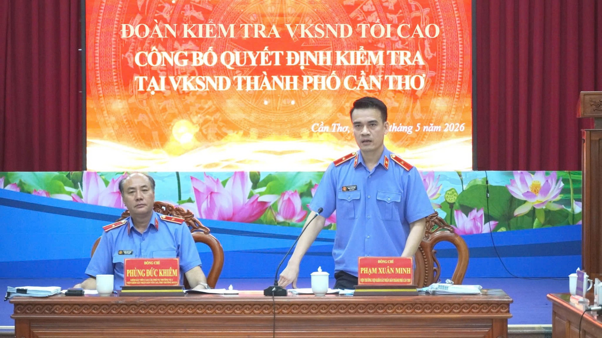    Công bố quyết định kiểm tra đột xuất tại VKSND thành phố Cần Thơ