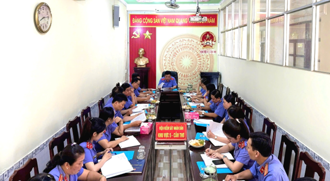 VKSND Khu vực 5 - Cần Thơ tiếp đón Đoàn kiểm tra toàn diện của VKSND thành phố Cần Thơ