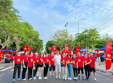 Viện kiểm sát nhân dân thành phố Cần Thơ tham gia chương trình  “ Cùng Việt Nam tiến bước”