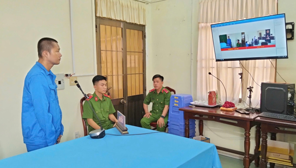 VKSND Khu vực 13 - Cần Thơ phối hợp với Tòa án khu vực tổ chức phiên tòa rút kinh nghiệm và xét xử trực tuyến vụ án hình sự