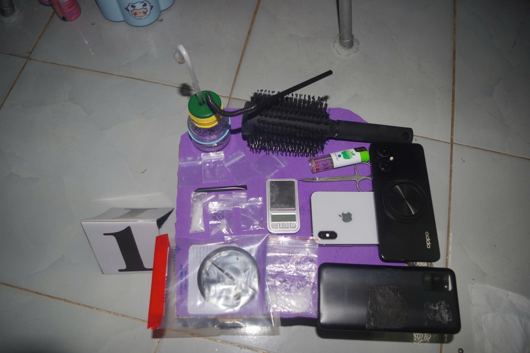 VKSND Khu vực 6 - Cần Thơ kiểm sát việc khám xét khẩn cấp nơi ở của đối tượng mua bán trái phép chất ma túy