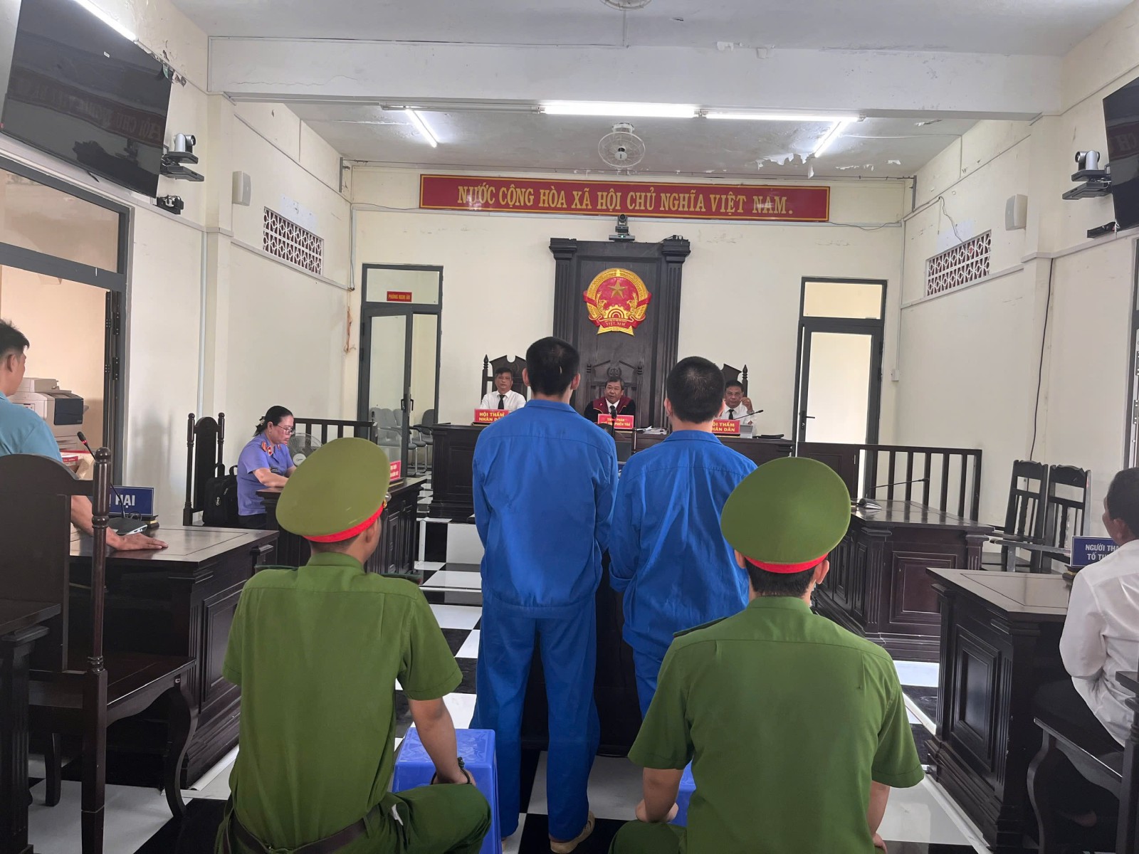VKSND Khu vực 9 - Cần Thơ thực hành quyền công tố, kiểm sát xét xử vụ án dùng dao gây thương tích
