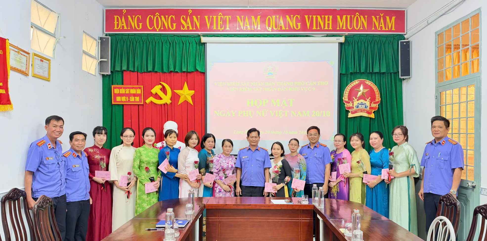 VKSND Khu vực 9 Cần Thơ họp mặt tôn vinh nữ công chức và người lao động
