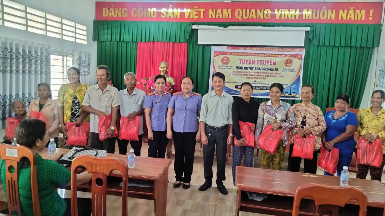 VKSND Khu vực 6 – Cần Thơ: Lan tỏa tinh thần Nghị quyết số 205/2025/QH15 đến với người dân xã Mỹ Tú