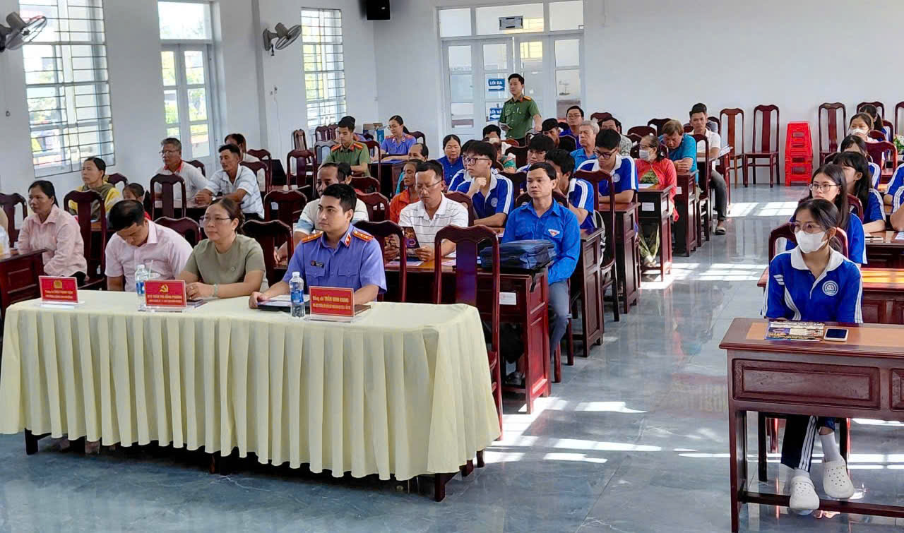 VKSND Khu vực 8 phối hợp tuyên truyền pháp luật về phòng, chống ma túy và bảo vệ lợi ích công