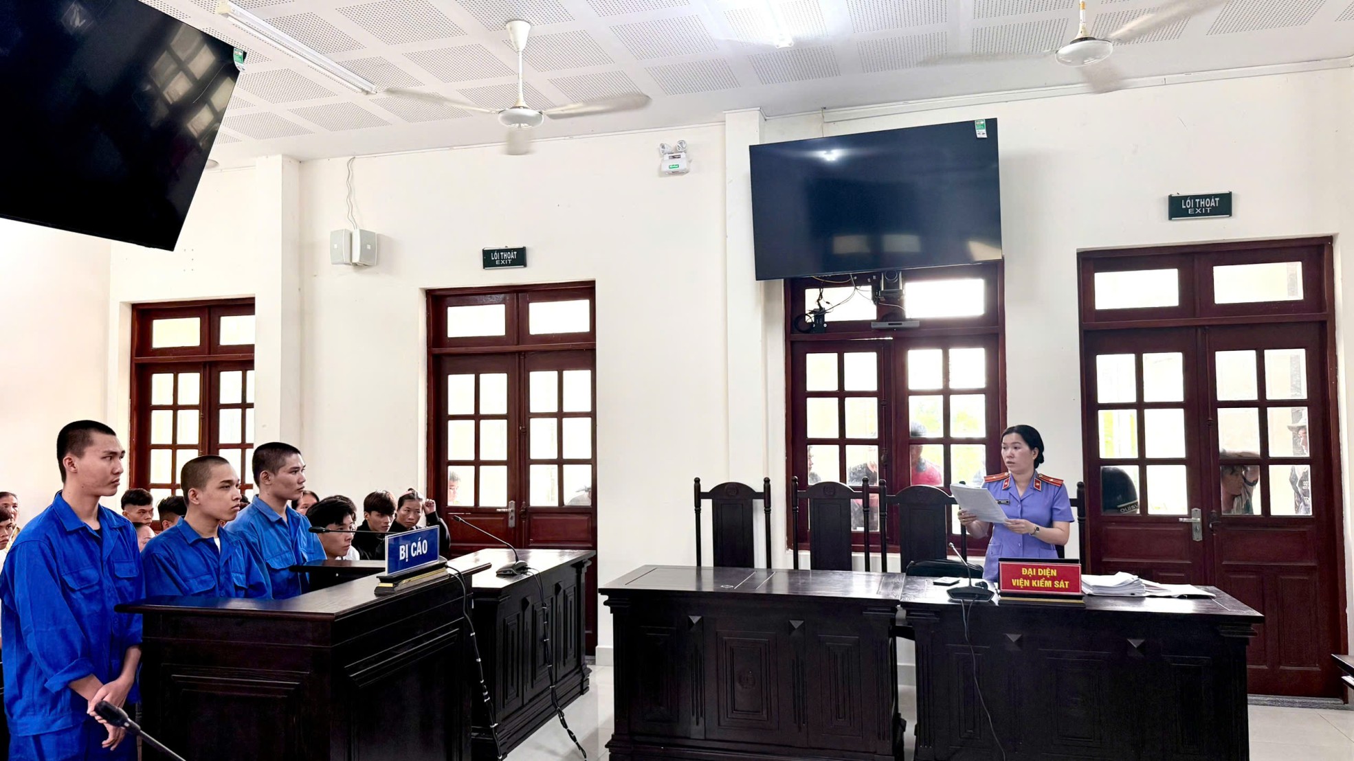 Nhóm cướp “nhí” trả giá cho hành vi gây rối trật tự công cộng và cố ý gây thương tích