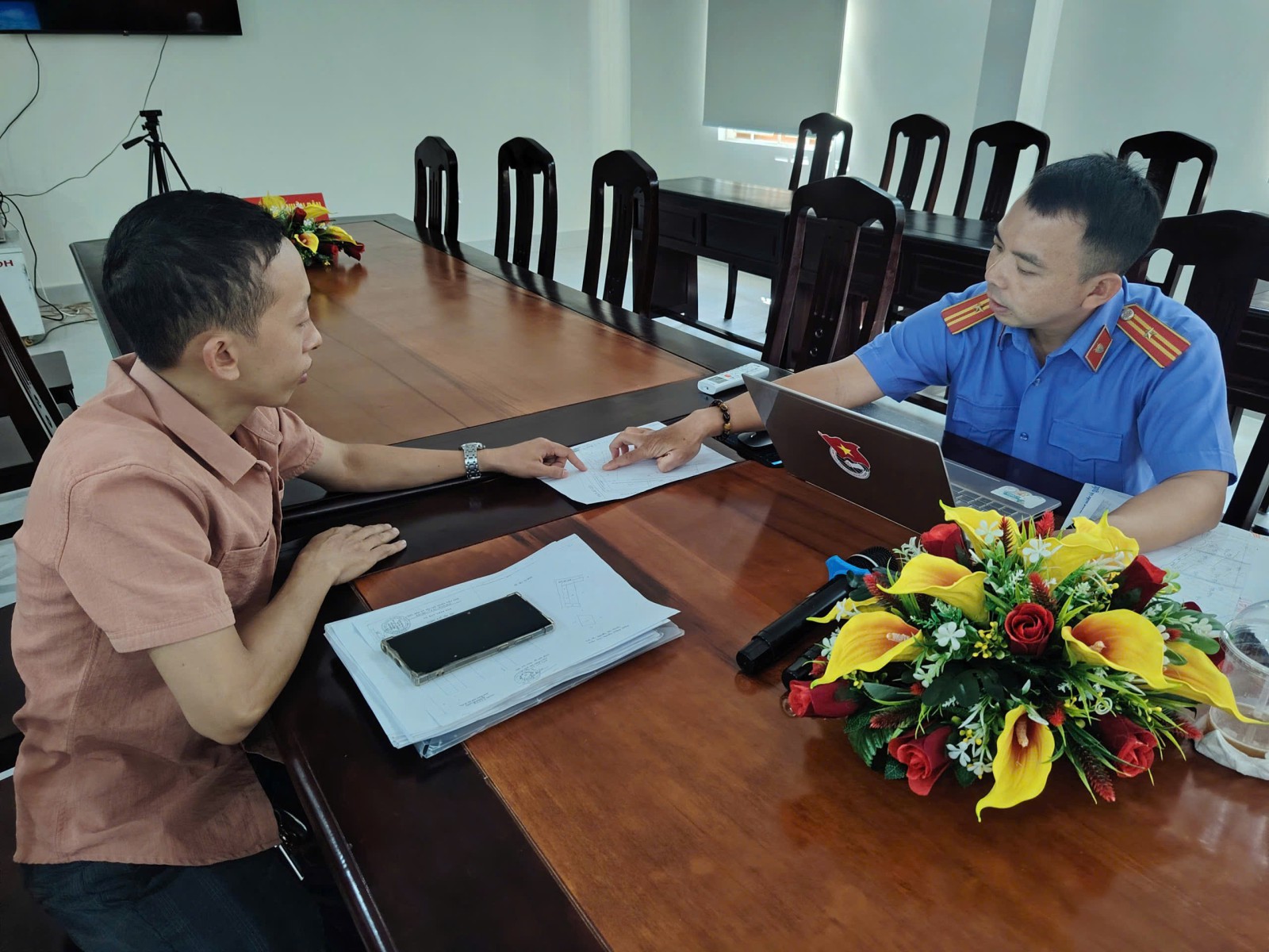 VKSND Khu vực 1- Cần Thơ tiếp nhận thông tin vụ án dân sự công ích liên quan lấn chiếm đất công, cản trở lối đi